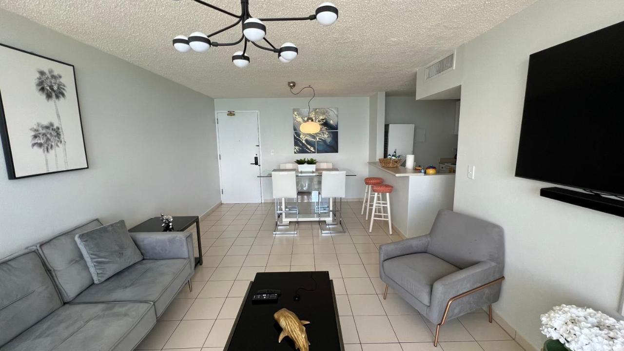 Ocean Front 2 Bedroom & Bath In Isla Verde 산후안 외부 사진
